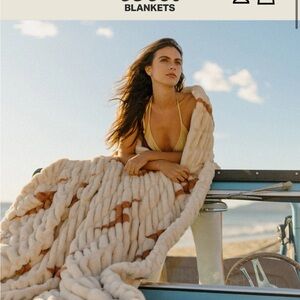 Nwt large aviator nation Lola blanket